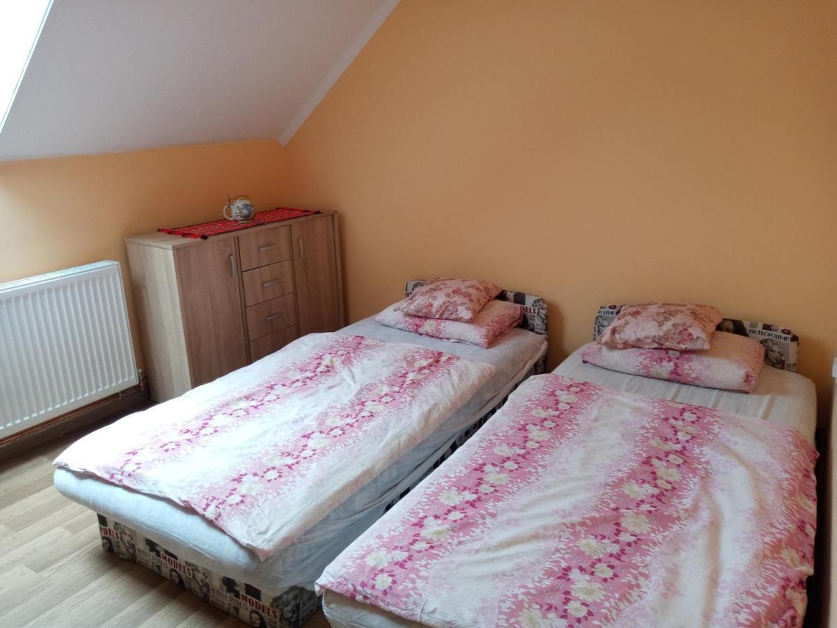 Napsugar Apartmanhaz بالاتوليلّي المظهر الخارجي الصورة