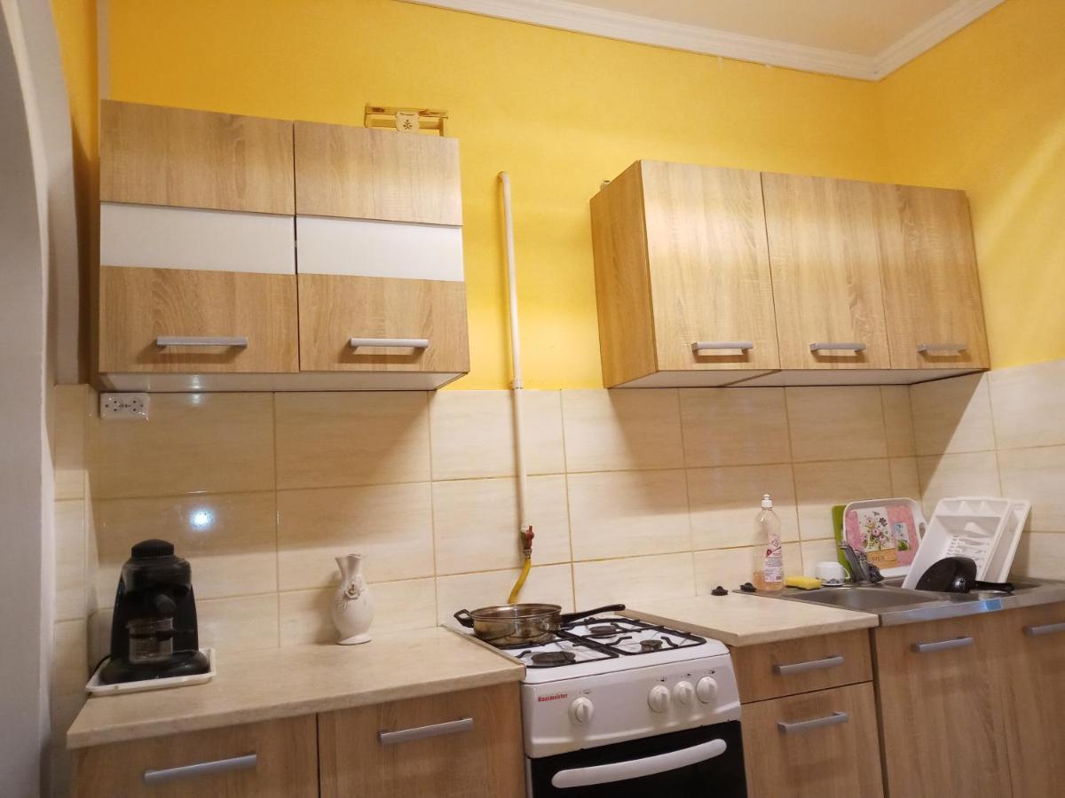 Napsugar Apartmanhaz بالاتوليلّي المظهر الخارجي الصورة