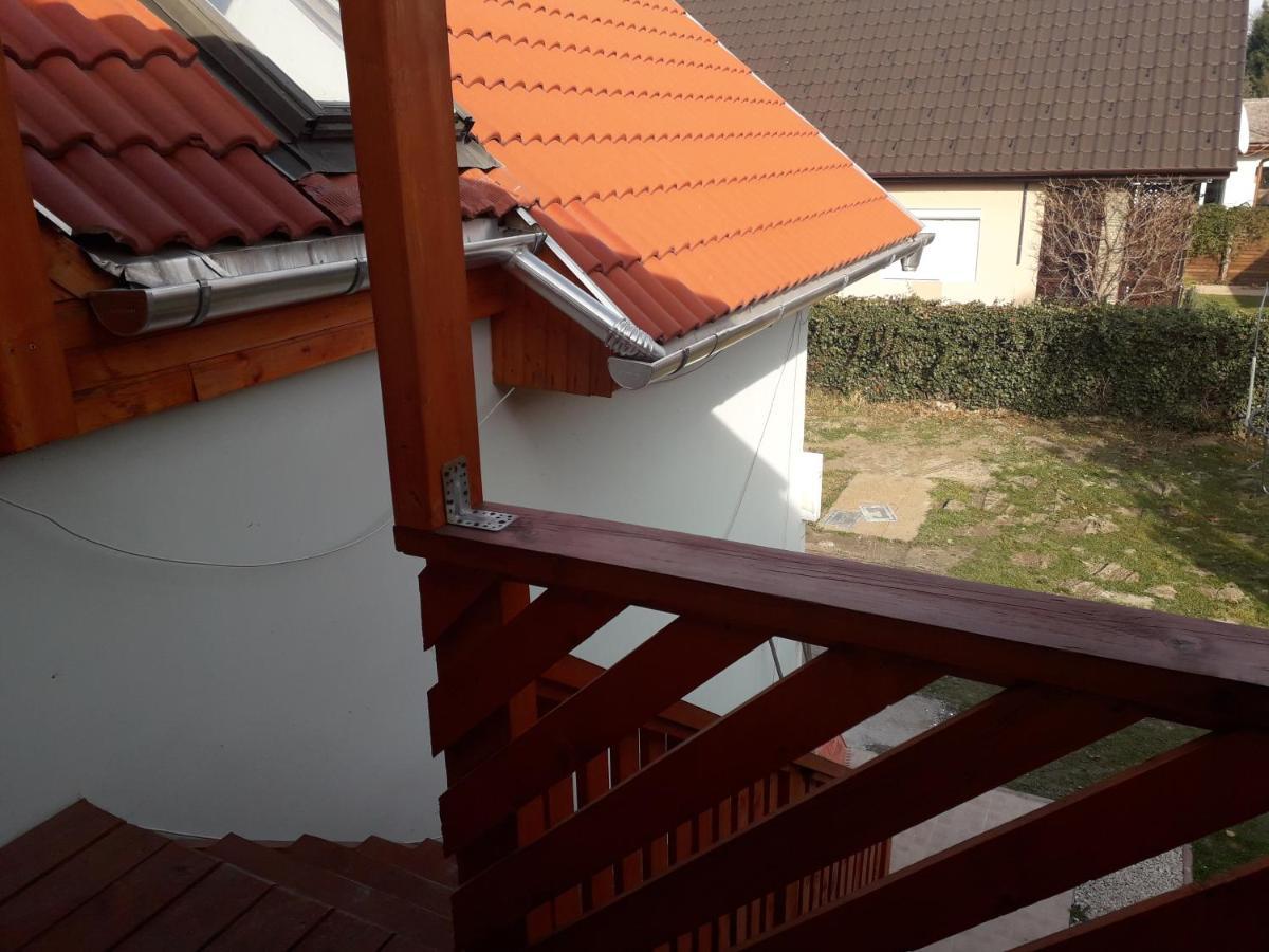 Napsugar Apartmanhaz بالاتوليلّي المظهر الخارجي الصورة