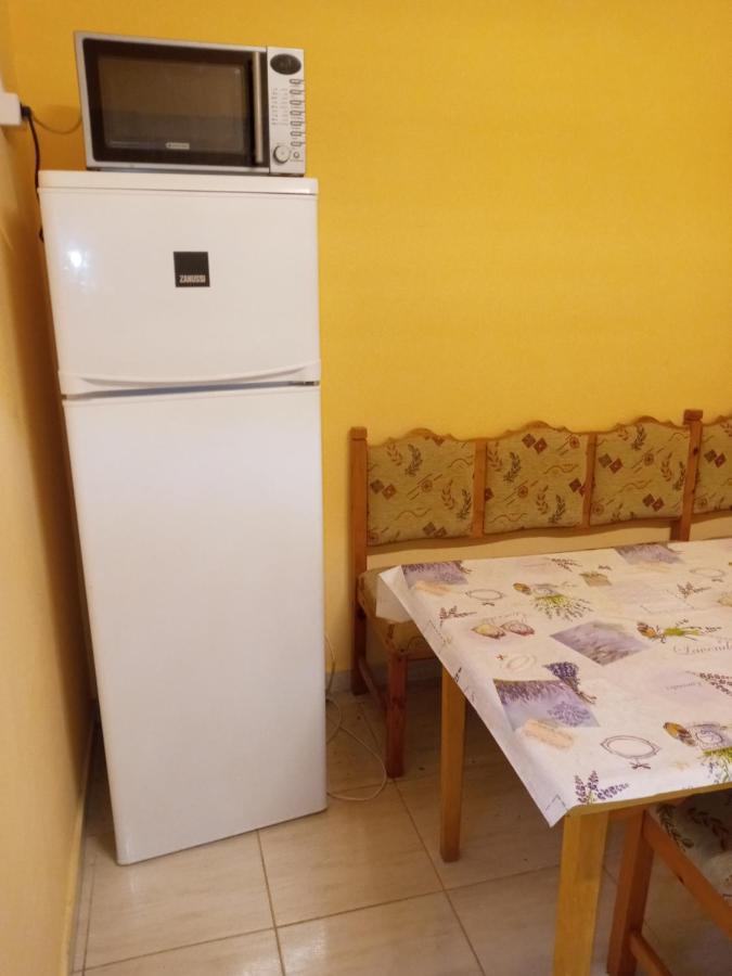 Napsugar Apartmanhaz بالاتوليلّي المظهر الخارجي الصورة