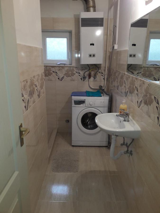 Napsugar Apartmanhaz بالاتوليلّي المظهر الخارجي الصورة