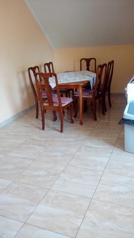 Napsugar Apartmanhaz بالاتوليلّي المظهر الخارجي الصورة