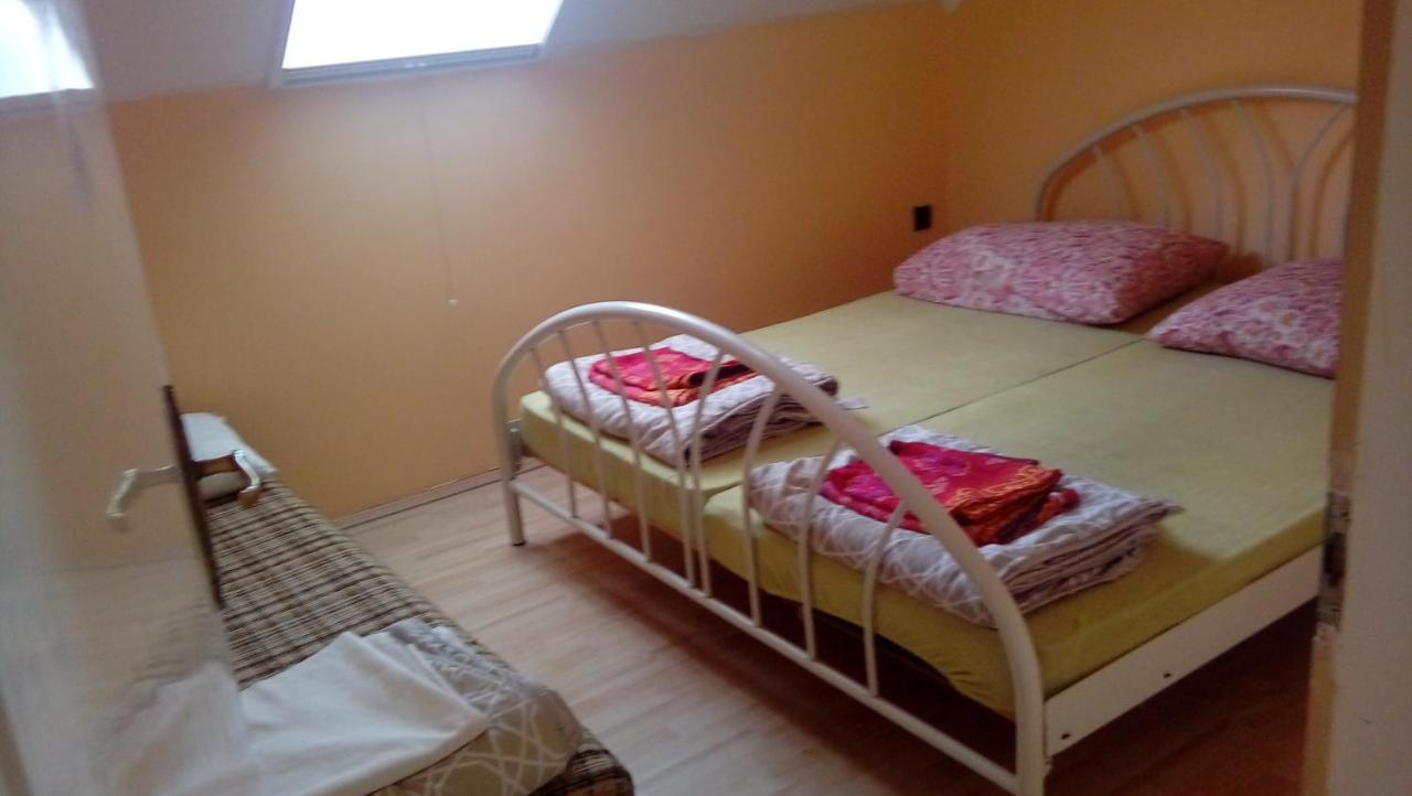Napsugar Apartmanhaz بالاتوليلّي المظهر الخارجي الصورة